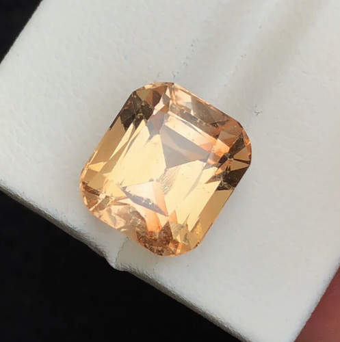 10.60 Carats Top Quality Beautiful Color Topaz Cut Stone Luster Quality piece - Picture 5 of 5
