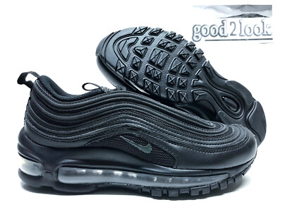 black nike air max size 5.5