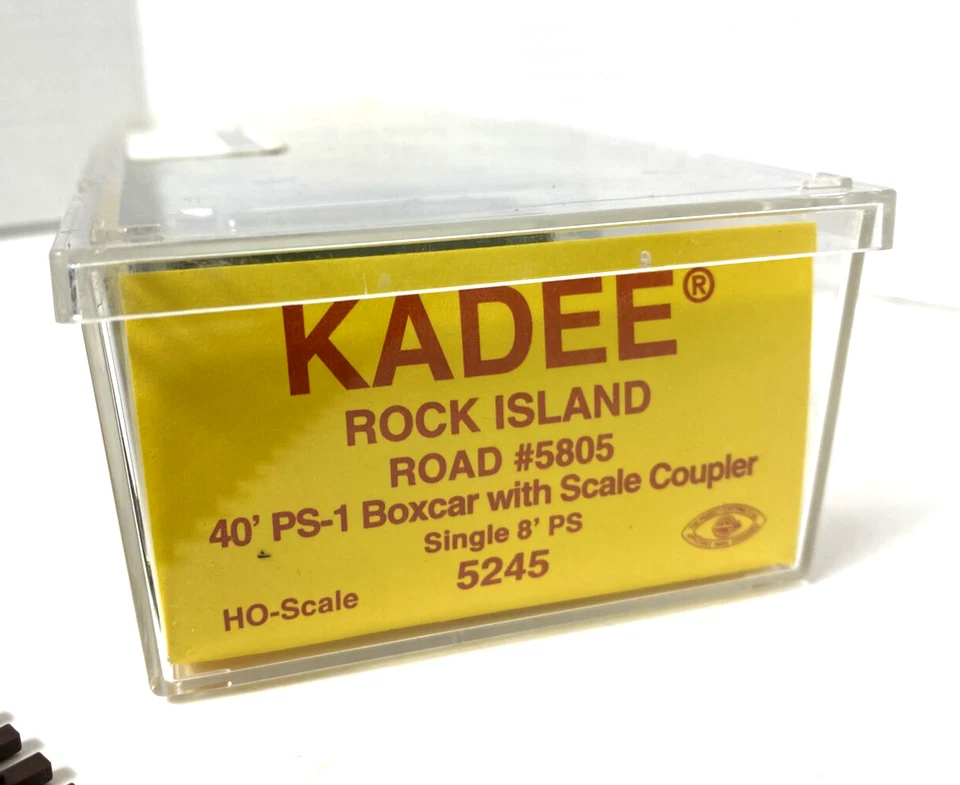 Kadee Ho Rock Island Road series 5805-5899 40' PS-1 Boxcar Scale Coupler - Image 3 of 4