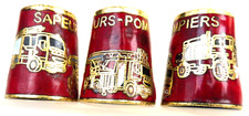 Dé à coudre de collection email Thimble - LES POMPIERS CAMIONS FOND ROUGE