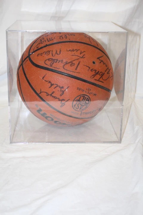 Signed Wilson Pro 1000 Basketball 'Brian James' 'Bob Sullivan' with Display Cube - Image 4 of 4