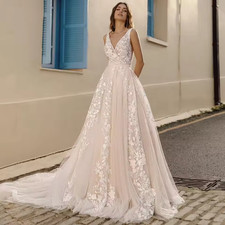 Elegant Wedding Dress Sleeveless V Neck Applique Lace Court Train Bridal Gowns
