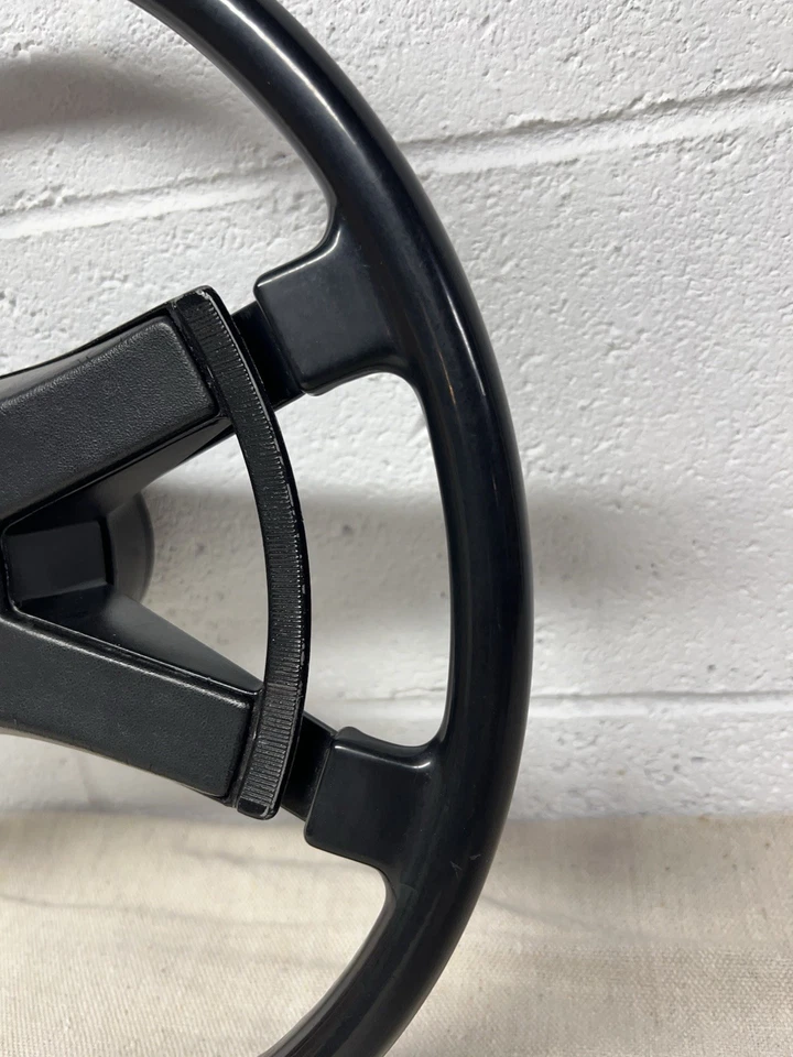 Volante Porsche 914 usado con botón de bocina OEM fecha 1974 buen estado Foto 4 de 4