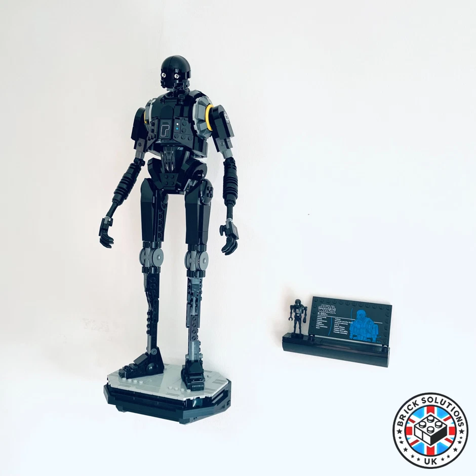 BRICK SOLUTIONS UK Supporto da parete e porta minifigure per LEGO Star Wars (75434) K-2SO K2S0