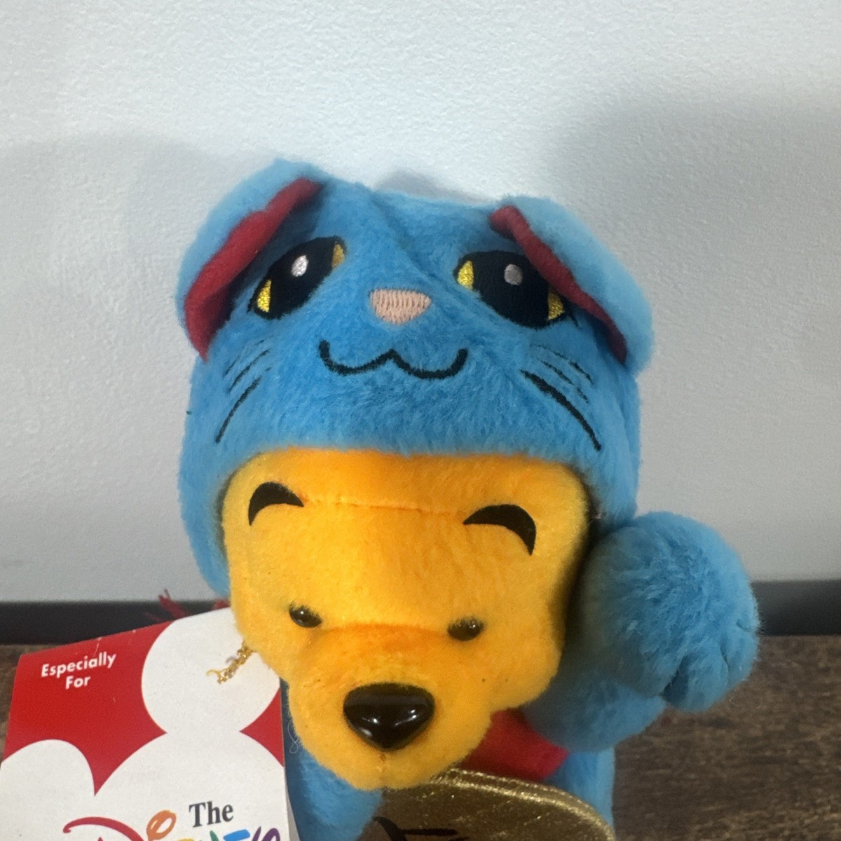 Maneki-Neko Disney Store Japan Exclusive Winnie the Pooh Lucky Cat