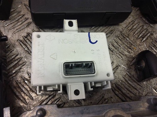 Smart ForFour II W453 2018 Petrol engine ECU kit and lock set SKE38513 33840 - Picture 4 of 17