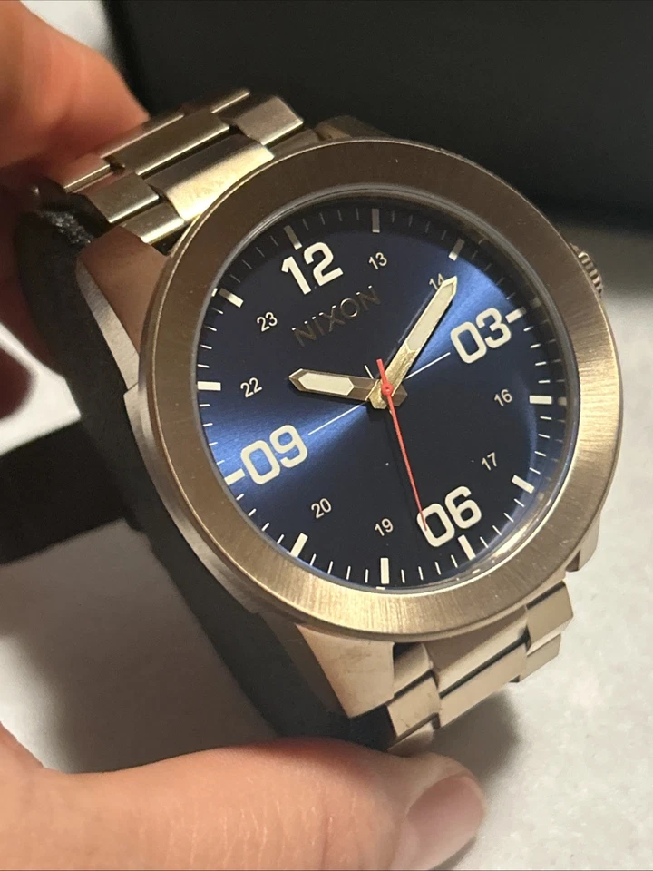 Reloj Nixon The Corporal SS DESIERTO Oro A346-5301 Nuevo con Etiquetas Foto 2 de 4