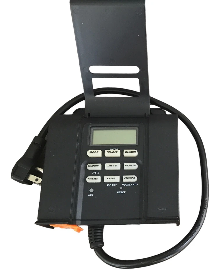 Sylavania SA210 Digital Outdoor Timer with 3 Outlets Selectable 7-5-2 Timer A - Image 2 of 2