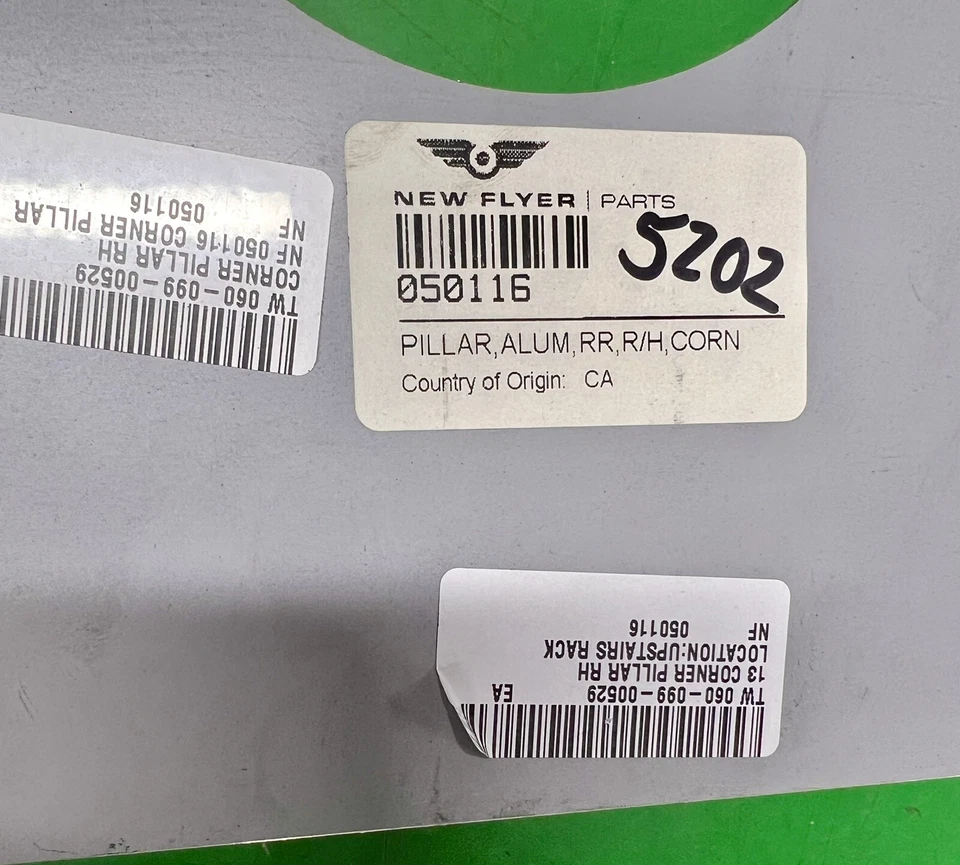 全新 FLYER BUS 零件 050116 PILLAR - ALUM RR R/H CORNER 🚍 免运费 🚍 — 第 2/4 张图片