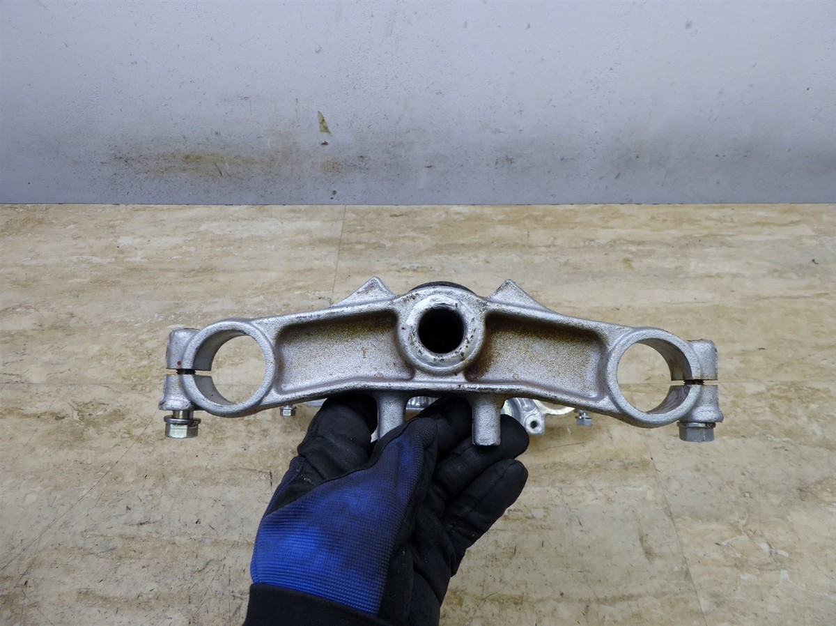 1985 Kawasaki 454 LTD EN450 K447-2. triple tree steering stem