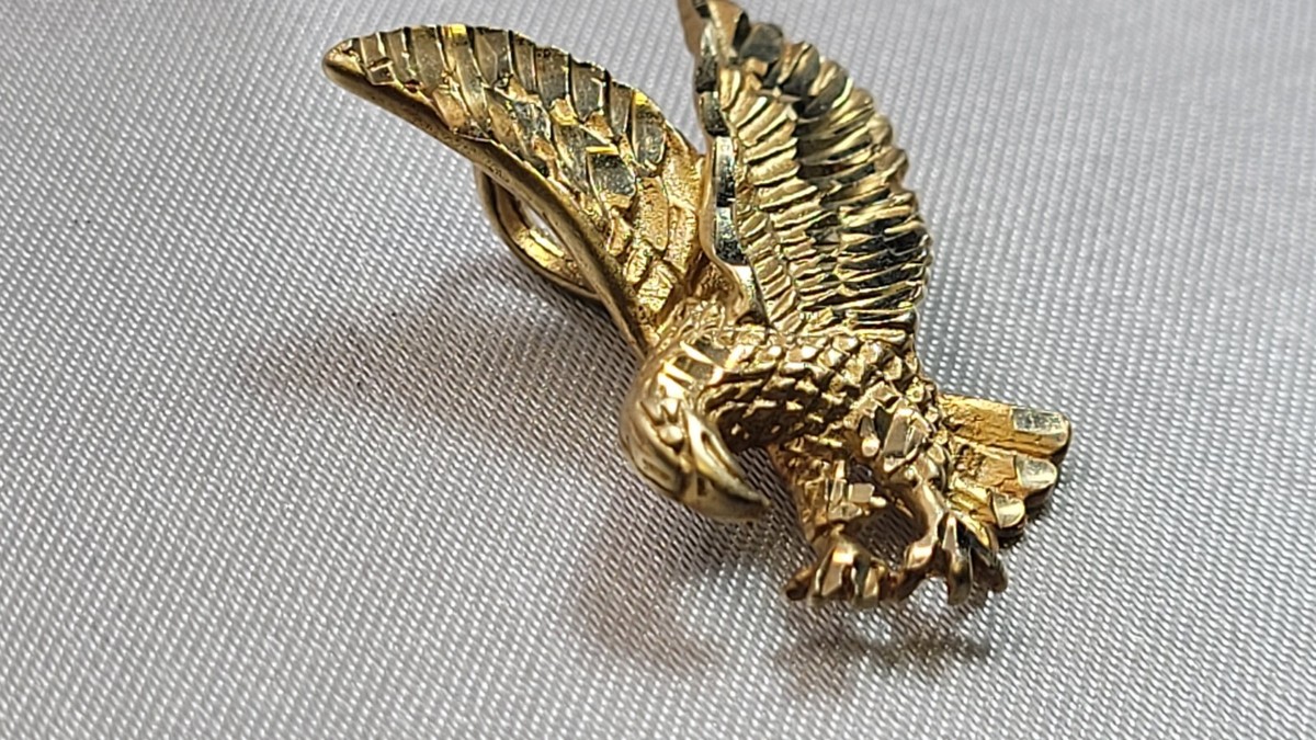 Vintage 1985 Michael Anthony 14K Yellow Gold Landing Eagle Pendant