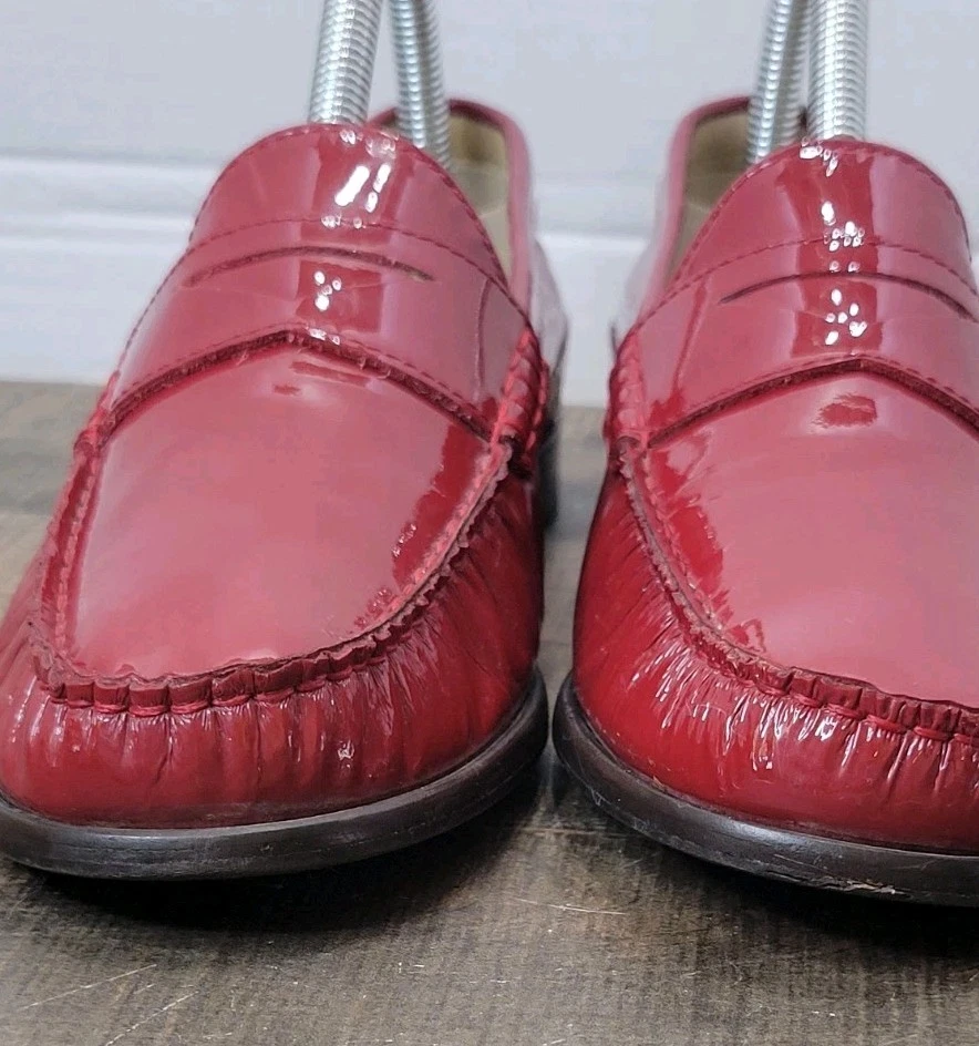 Mocasines para mujer Cole Haan talla 7,5 charol rojo Penny. Foto 3 de 4