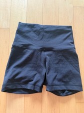 lululemon Wunder Train Shorts mit hohem Bund ...