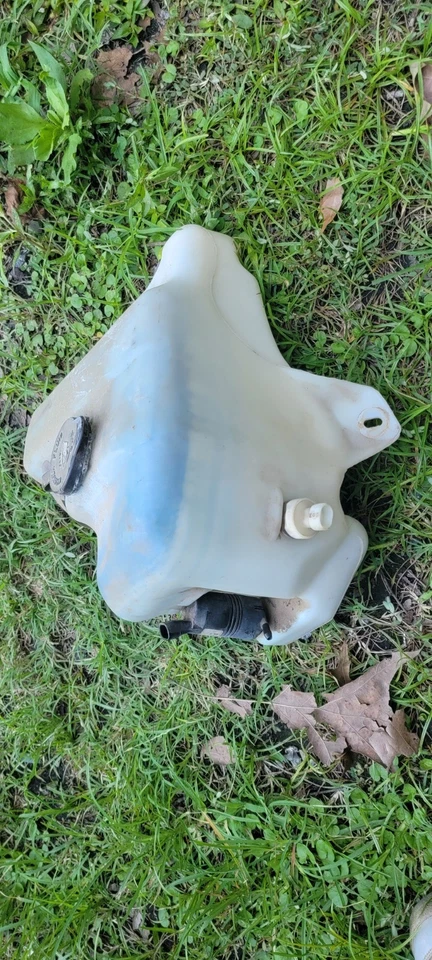 94-96 Cadillac Fleetwood Brougham Windshield Washer Fluid Reservoir OEM Used - Image 4 of 4