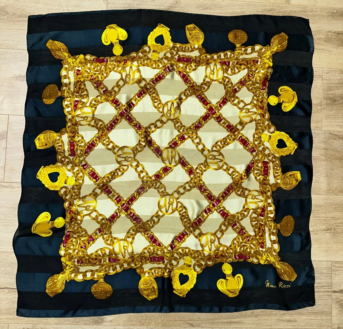 Foulard En Soie Vintage Nina Ricci - Double Carré - Couleur Rose Uni - Neuf Sans Étiquette