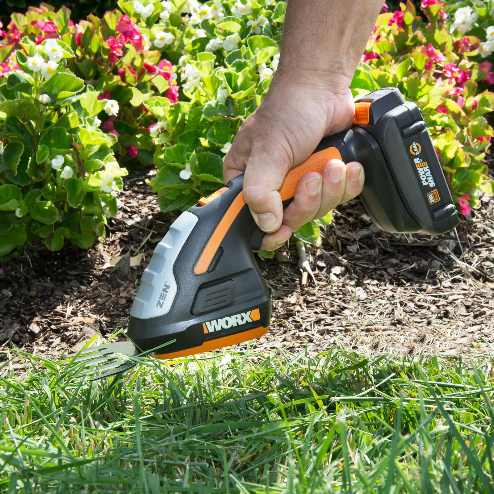 WORX - 20V Power Share Cordless 8" 2-in-1 Hedge Trimmer - Black