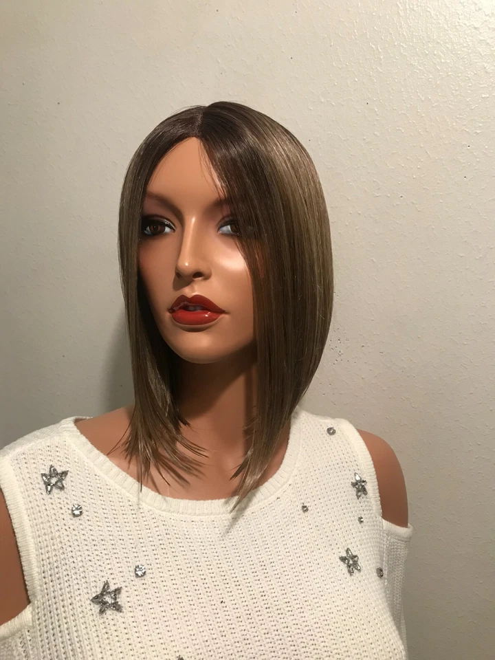 NWT Motown Pre-Plucked Part Invisible Lace Ash Blonde Ombre Lace Front Wig - Image 3 of 4