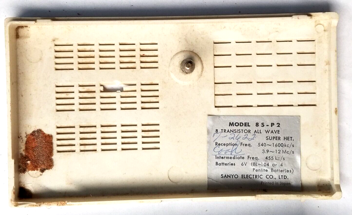 VINTAGE SANYO 8 TRANSISTOR ALL WAVE SUPER HETERODYNE VINTAGE SANYO 8 TRANSISTOR ALL WAVE SUPER HETERODYNE