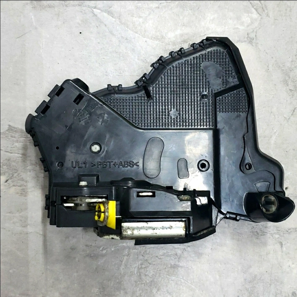 LIFETIME WARRANTY 2003 - 2008 Genuine Pontiac Vibe door lock actuator LEFT FRONT - Image 2 of 4