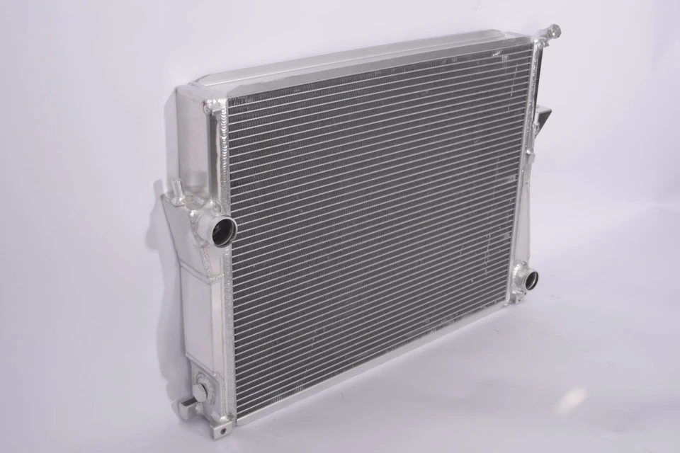 3Rows Aluminum Radiator For BMW Z3 M Coupe Roaster 2.8L 3.2L (MT) 1997-2002 Foto 3 de 4