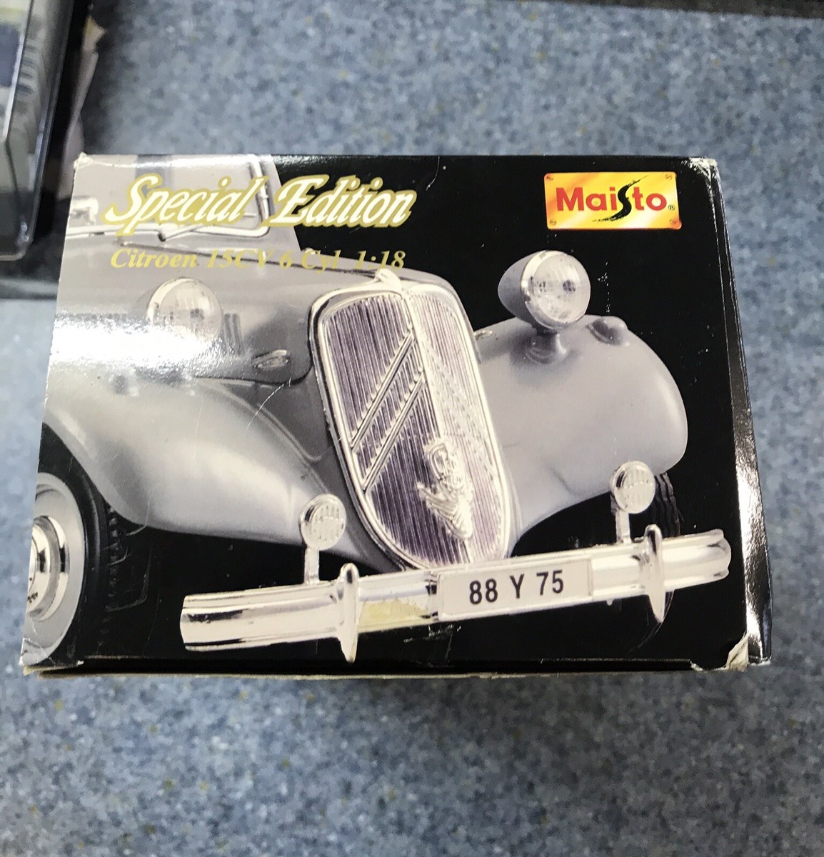 Maisto Special Edition 1952 Citroen 15CV 6 Cyl Diecast Model Car