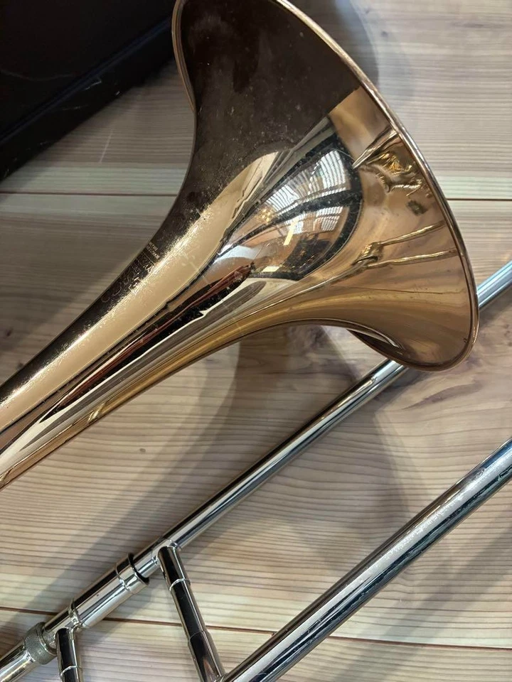Trombón Besson Sovereign con estuche Foto 3 de 4