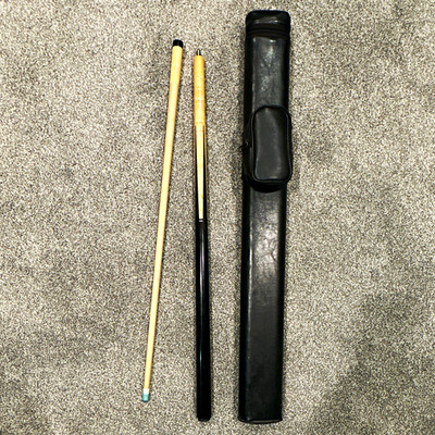 Joss Two-Piece Pool/Billiard Cue  Sneaky Pete  with Black Case (Rolls straight)
