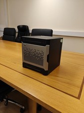 HP Proliant Microserver Gen8 *NO HDD*
