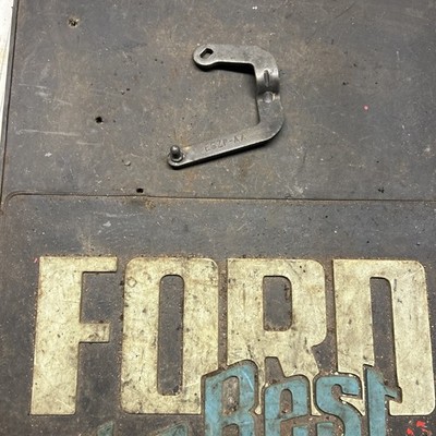 AOD Linkage Throttle Kick Down Bracket Ford Mustang Crown Vic F150 E6ZP-AA