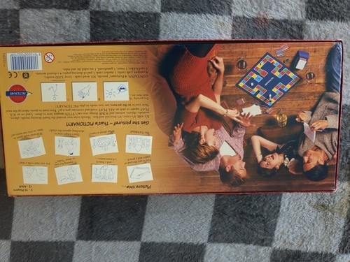 Vintage Pictionary Board Game Quick Draw MB Games 1996 - Picture 2 of 3