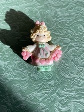 Vintage Precious Moments Brooch Pin Heart Garland Blonde Girl Dress Valentine