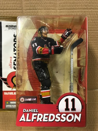 Neu 2004 McFarlane - Daniel Alfredsson - Ottawa Senators - Serie 9 Figur - Bild 3 von 5