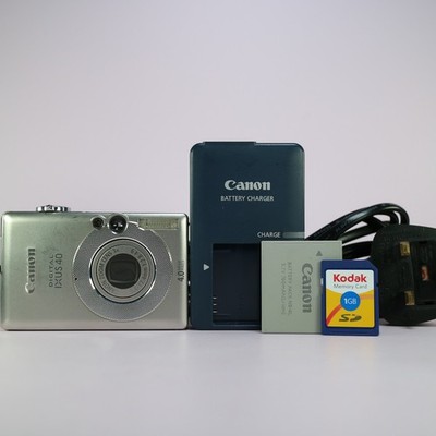 Canon Digital Camera IXUS 40 4.0MP Silver Tested Full Working Set