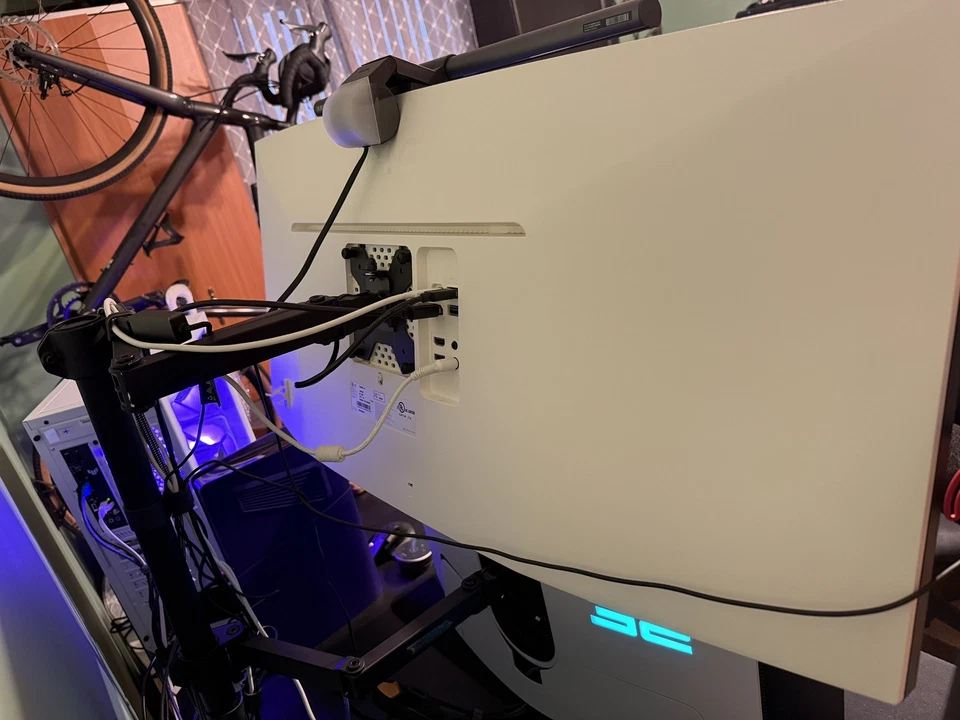 LG UltraWide 38WN95C-W 38" QHD+ IPS LED Curved Monitor - White - Image 3 of 4