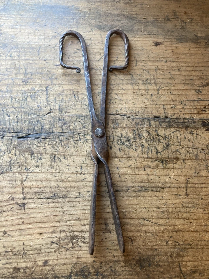 Belleza! Pinzas antiguas primitivas de brasa para chimenea de hierro forjado mango giratorio Foto 2 de 4