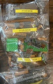 LEGO Minecraft - The Village 21128 - 100% Complete Excellent!