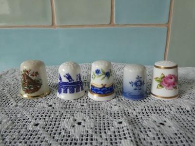 5 Fingerhüte bestehend aus Royal Worcester Copenhagen Palissy & Coalport Beispiele