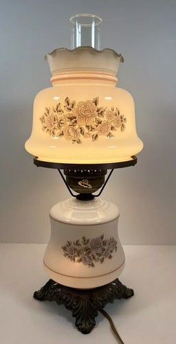 Vintage Gold Tan Blue & White Floral Design Hurricane Parlor Table Lamp GWTW - 第 1/14 張圖片