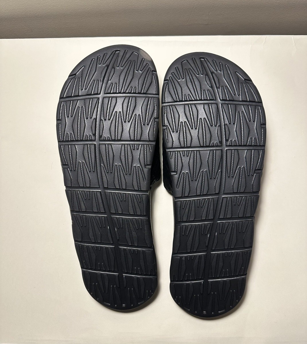 Nike Benassi Solarsoft Men's Size 17 Slides Sandals Black