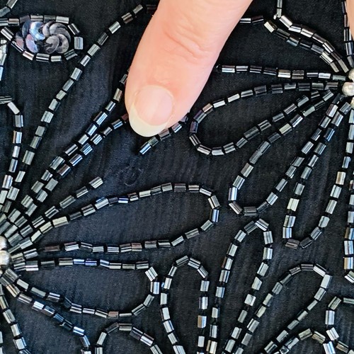 Top Papell Boutique sera seta con perline vintage taglia 1x nero capesante senza maniche - Foto 20 di 24