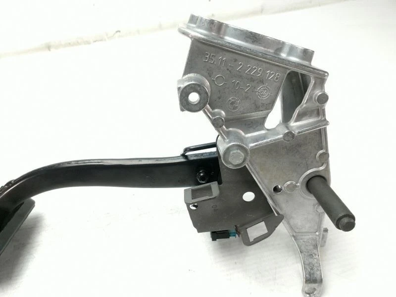 2005 BMW 330xi 330i 325i 325xi E46 AT conjunto de pedais de freio fabricante de equipamento original 35112229128 - Imagem 4 de 4