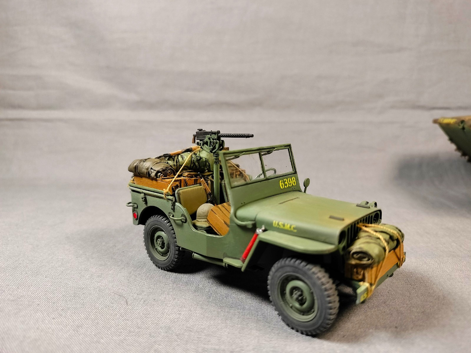 Pro-Built 1/35 WW2 US Marine LVT-4 with Jeep and equipment !!!!!!