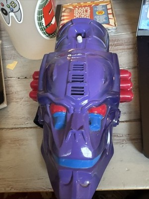 Vintage 1990 Mattel MOTU He-Man Dual Sounds Electronic Terror Claw.  Skeletor.