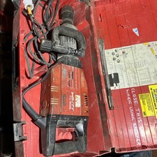 HILTI TE905-AVR BREAKER/DEMOLITION HAMMER 110v (c/w x3 New Chisels & Carry Case)