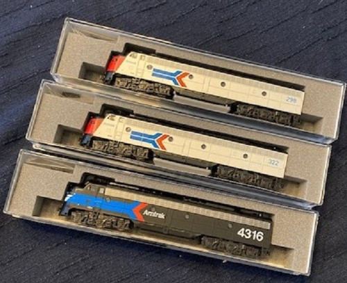JUEGO KATO 1761971 1765346 1765347 ESCALA N 3 AMTRAK E8A 298 322 4316 - PRIMER DÍA | Condition: New