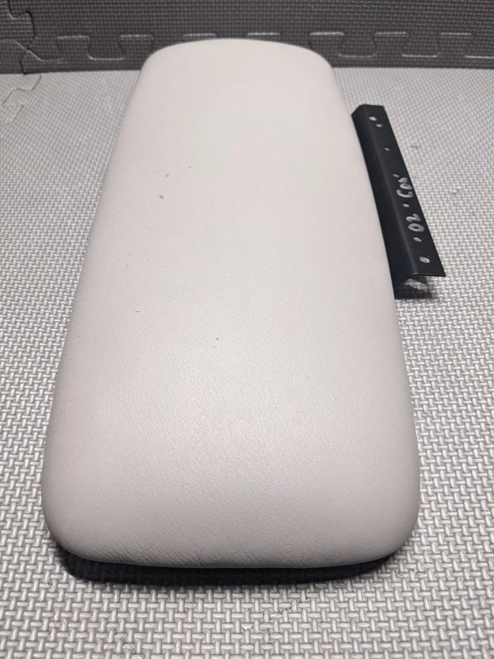 1998-2002 Lincoln Continental LIGHT GRAY Center Console Lid Armrest - Image 4 of 4