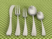 Studio William LARCH SATIN Stainless Curved Flatware SMART CHOICE E3WU