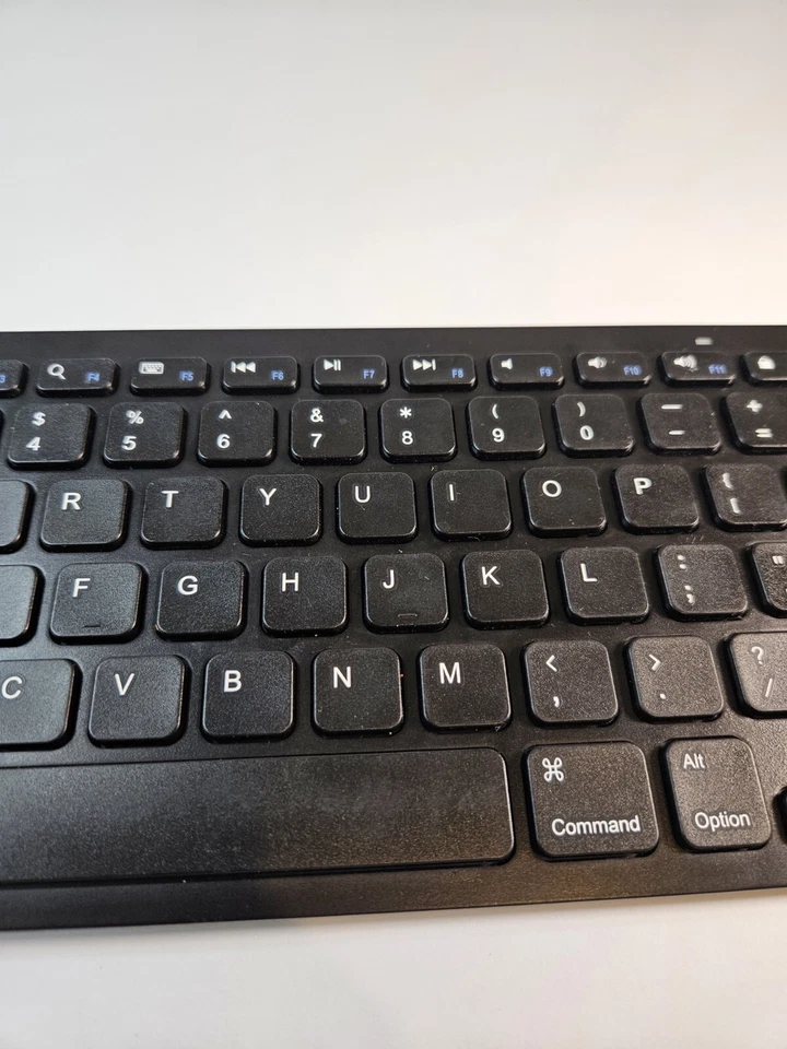Anker - Ultra Compact Bluetooth Keyboard, Color Black - Image 3 of 4