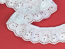 3 METRES Pretty White Satin Stitched Broderie Gathered Lace Trim 1.75"/4.5cm