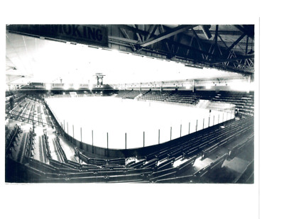 GARDEN CITY ARENA ST. CATHARINES ONTARIO 8X10 PHOTO CHIEFS NHL HOCKEY TEE PEES